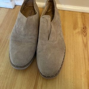 Slip on suede hush puppies